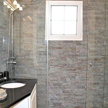 Villa Magnificent Luzia 5 Bedrooms Sea & Views Funchal (Madeira)