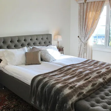Magnificent Luzia 5 Bedrooms Sea Views Pool Table