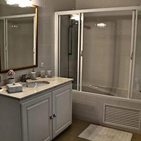 Magnificent Luzia 5 Bedrooms Sea & Views וילה