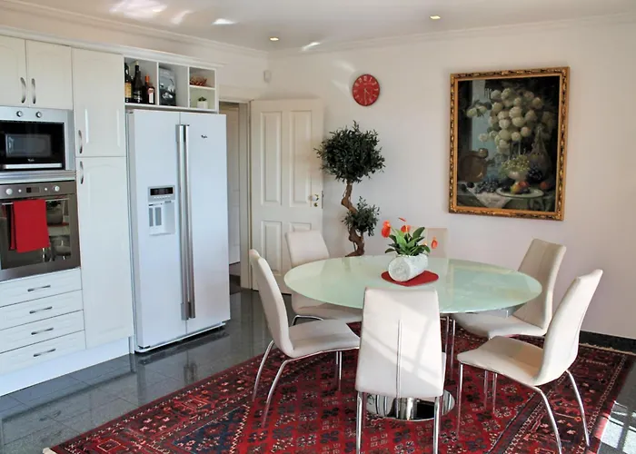 Magnificent Luzia 5 Bedrooms Sea & Views Villa Funchal (Madeira)