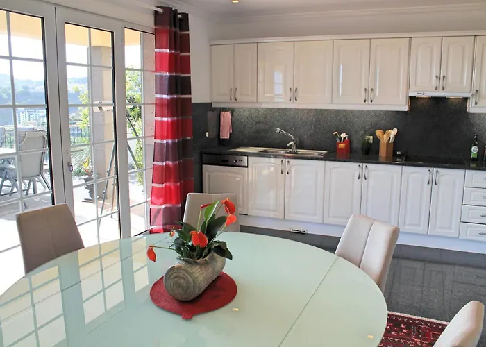 Magnificent Luzia 5 Bedrooms Sea & Views Villa